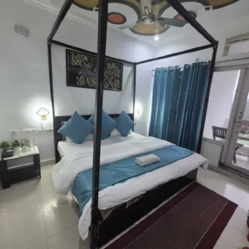 Selfie Point Hotel & Restaurant Cafe Hotels near Khait Parvat Temple