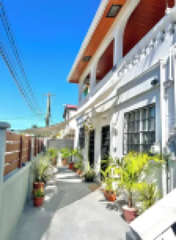 Charming & Spacious 2-bedroom Apartment Near Ocean-Starfish Villa Hotels in 