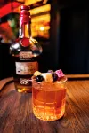 Imperial Hawaii Resort - bar