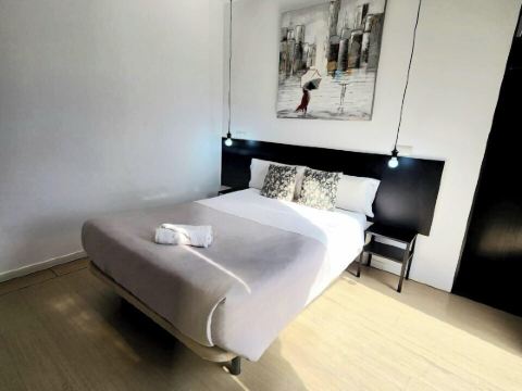 Ayz Javier Cabrini - Auto Check-in Property