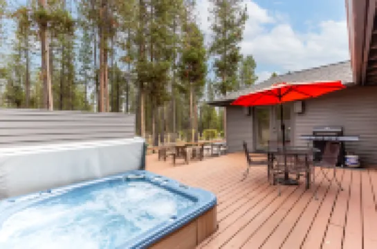 Spacious Deck and Private Hot Tub - Charming Sunriver Escape