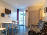 Coastal Apartment With Heated Pool - 2-Star