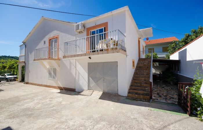 Apartments Elvira