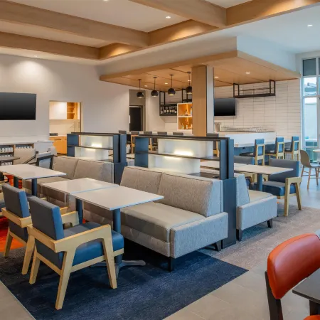 Hyatt House Fresno Campus Pointe