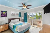 Bay Palms Waterfront Resort - Hotel and Marina