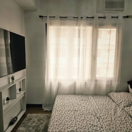 Paseo Verde Las Pinas - Sleeps 2 Adults & 2 Children