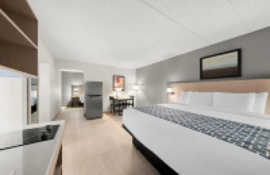 ซับเออร์เบิน สตูดิโอส์, เคียร์นีย์