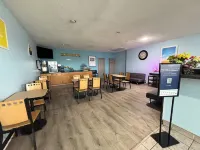Days Inn by Wyndham Seymour - breakfast