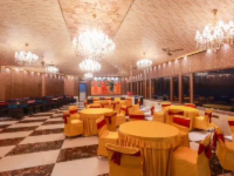 Blue Pine Resort Hotels in Pauri Garhwal