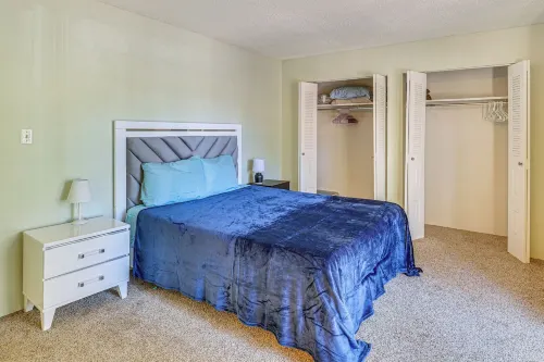 Pool Access! UF + Game Day Base in Gainesville - Condos