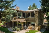 Deluxe 2 Bedroom Apartments at Resort with Outdoor Pool & Hot Tub