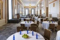 Hilton Milwaukee - Business