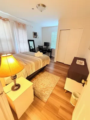 Modern 2Br Home Close to Campus & 10 Min Boston