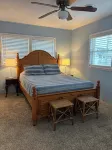 The Sandbox by the Bay~ 4BR, Bonus Room, Big Yard, & Outdoor Shower
