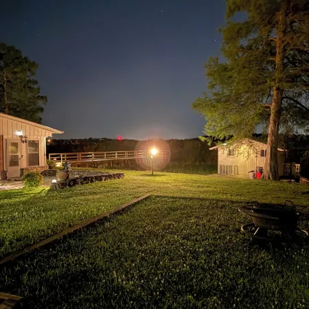 Outstanding 3BR Central Arkansas Lakeside Retreat near Little Rock and Conway
