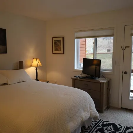Jackson Luxe: Teton Views & Downtown Vibes 2 Bedroom Townhouse