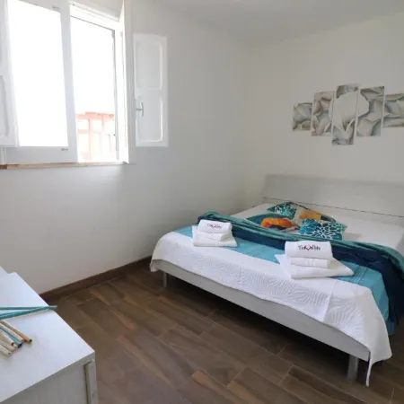 Casa Azzurra Torre dell Orso Stunning Sea View, AC & Free WiFi