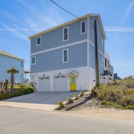 Beachfront Oasis w/ 2 Large Decks, BBQ & Views!