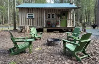 Creekside Log Cabin w/firepit, near quaint towns Thomas/Davis & many state parks