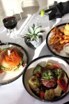 Travelodge by Wyndham Hotel & Convention Centre Quebec City - breakfast
