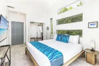 Idyllic Grace Bay Getaway villa 250 yards to Grace Bay beach - 4-Star