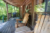 RedAwning的26 Bearfoot Landing 2卧室小木屋