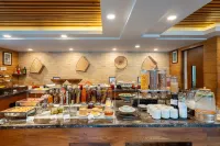Country Inn and Suites by Radisson, Sonamarg - 早餐