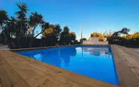 La Maison One B&B - Rooftop Pools