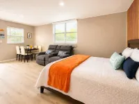 Modern Studio Private Parking Near Beach - 4-Star