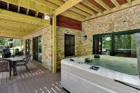 Wisp Water Lodge - 4-Star