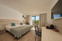 Hotel Playa Mondrago