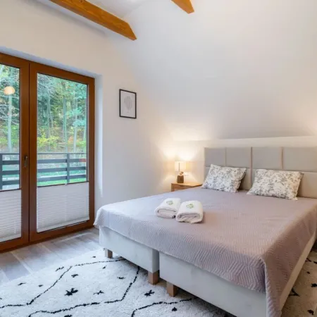 Large Holiday Villa With Garden, Sauna and Jacuzzi