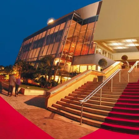Hotel America Отели в г. Канны