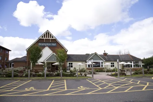 Premier Inn Huntingdon (A1/A14) - parking