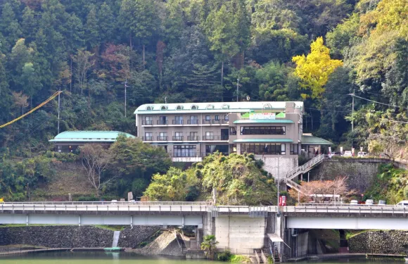 大洲市交流促進中心鹿野川莊