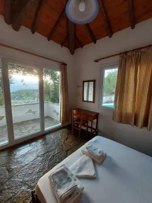 Apartment with Pool and Panorama View