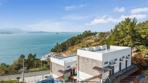 Yeosu Yegreena Pension