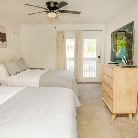 Suites at Waterside