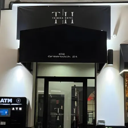 Tribeca Hotel FiDi Отели рядом с достопримечательностью «Станция PATH Exchange Place»