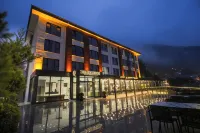 DEMEDERON HOTEL - Bergblick