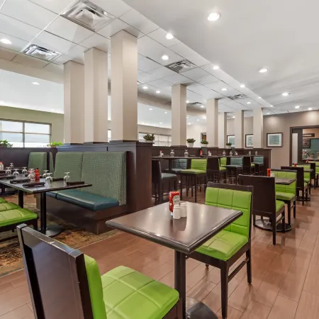 Holiday Inn & Suites EDMONTON ARPT - CONFERENCE CTR by IHG