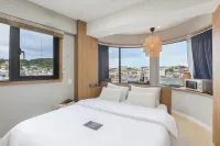 Tongyeong De'Lamour Hotel - parking