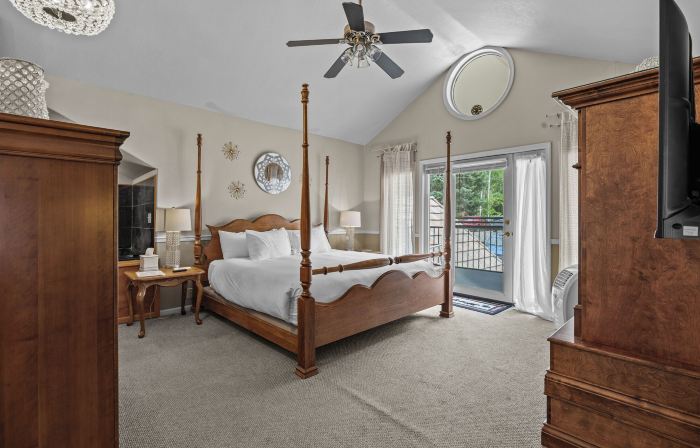 Black Bear Manor