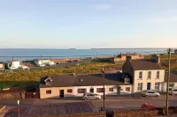 Sleeps 6 - 100MFromBeach - Ocean View Balcony - Apartments