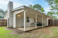 Atlanta Getaway w/ Private Yard: Near Airport - parking