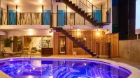 8Hotel Chigasaki - piscina