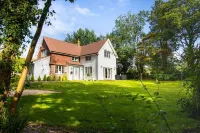 5Bed-10Guests-Fireplace-HotTub-Pets ok-Parking - 4-Star