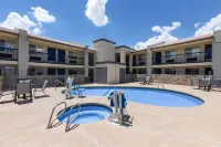 دايز إن باي ويندام إل باسو ويست - مسبح