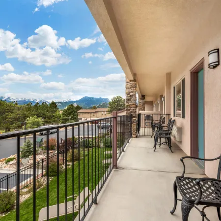 Best Western Plus Silver Saddle Inn