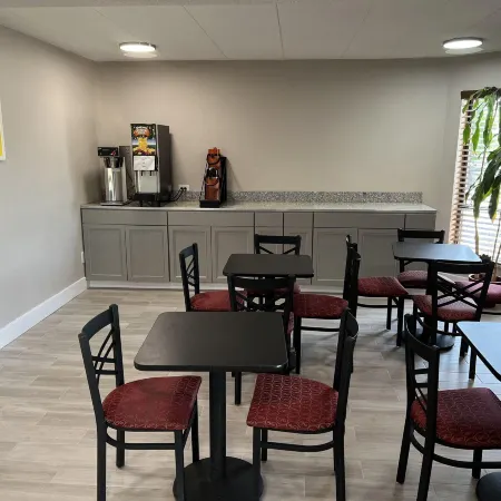 Days Inn by Wyndham Cincinnati East